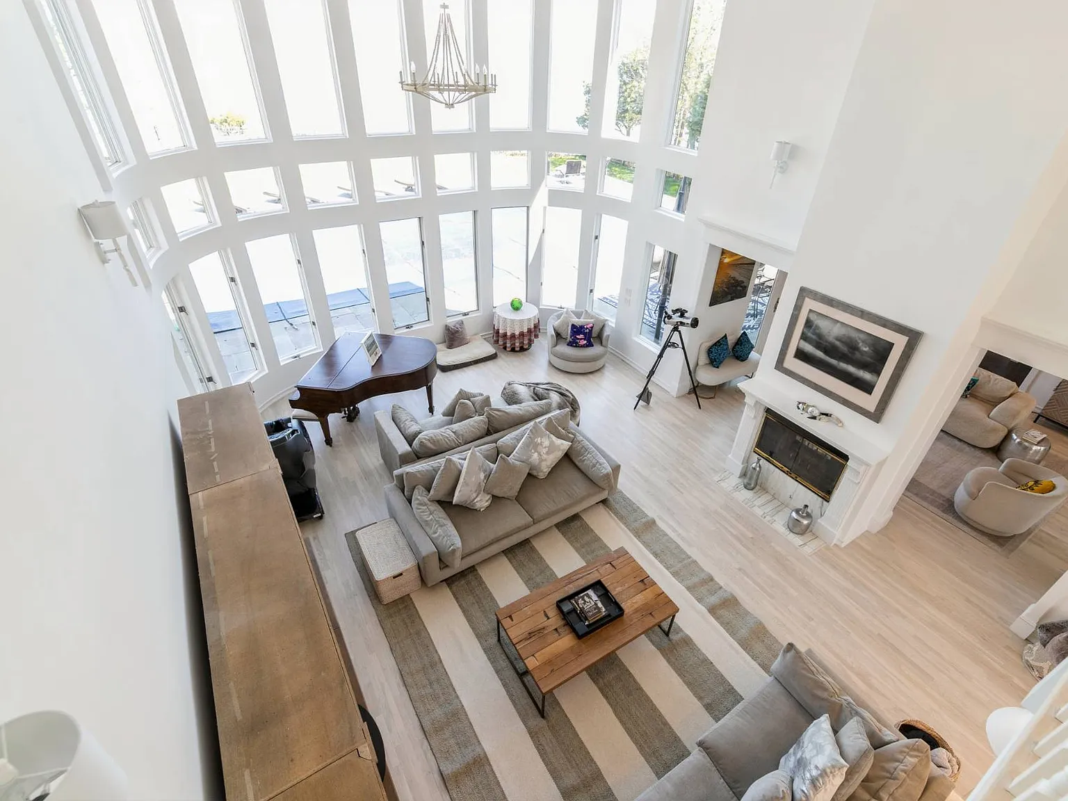 48 Red Cedar Point Road, Hampton Bays — Photo 4
