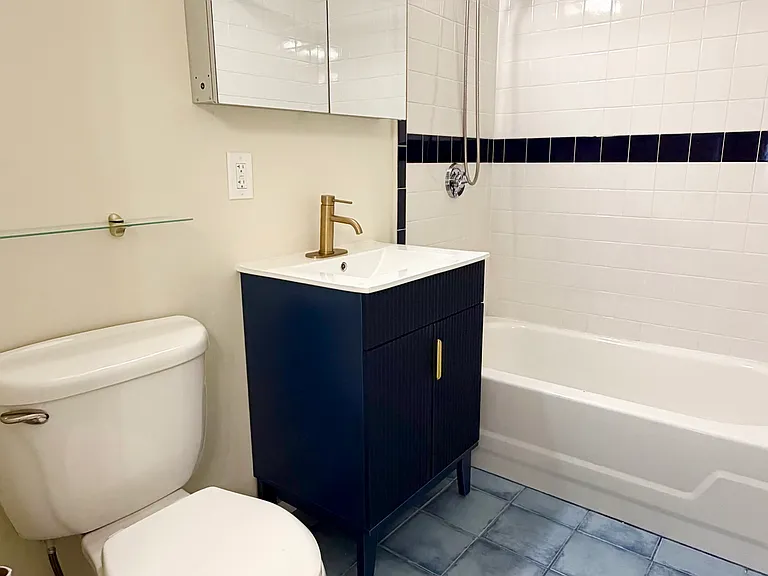 94 Old Colony Ave #2 — Photo 11