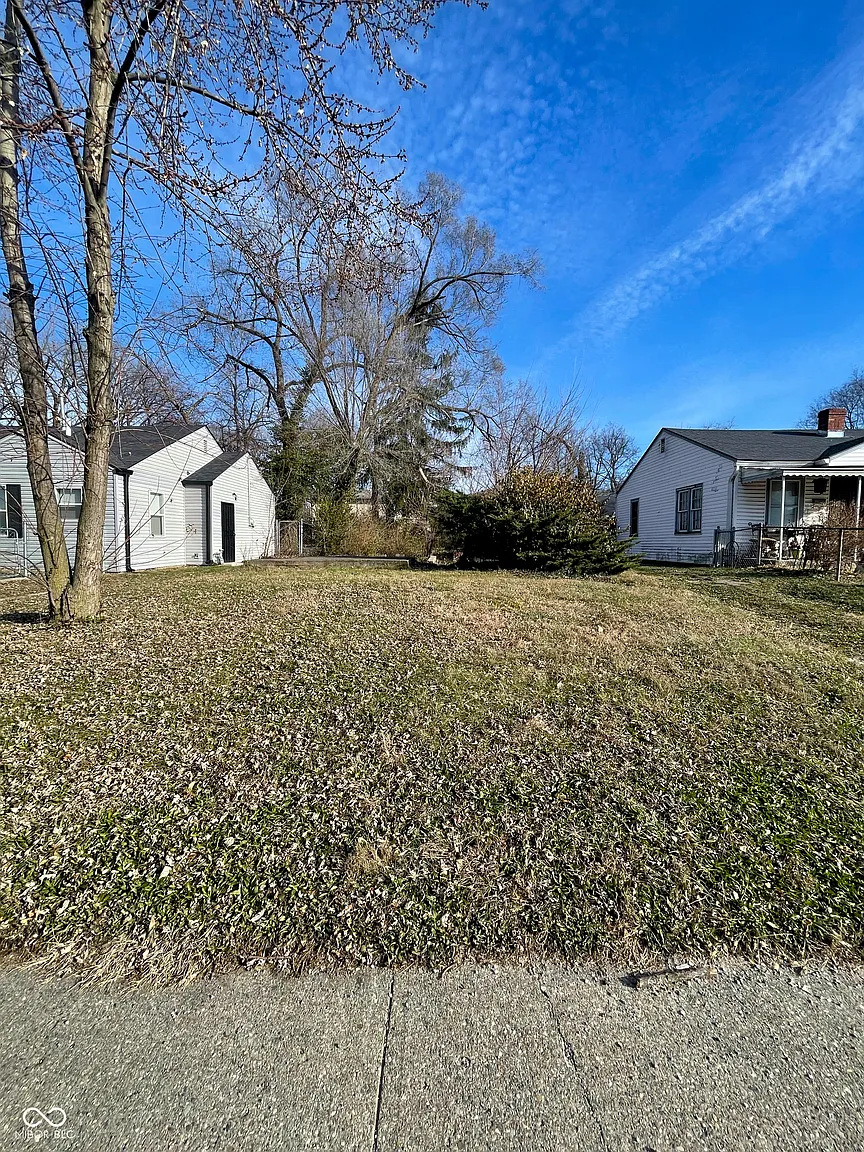 3525 Caroline Ave photo 1