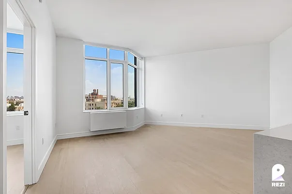 Rented by REZI | media 33