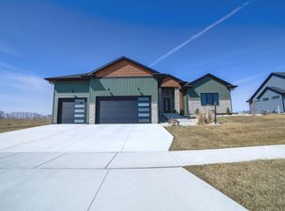 1813 Arbor Ridge Way, Janesville, WI 53548