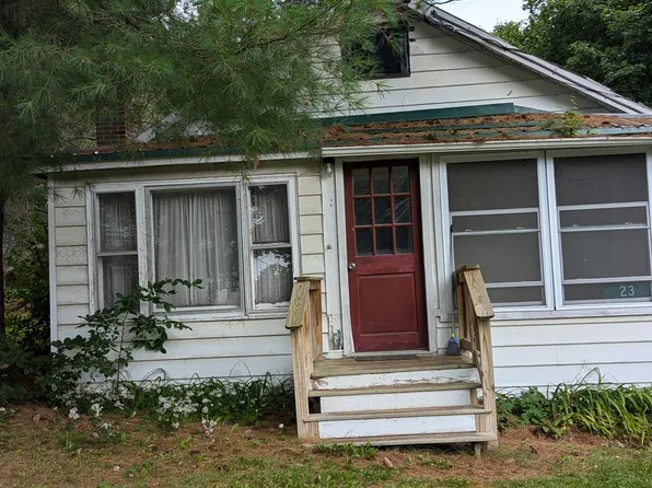 23 Harbour View Ter, Westport, NY 12993