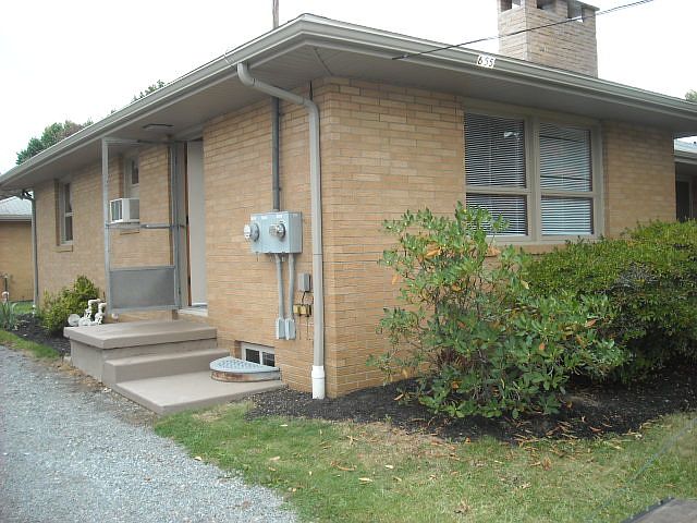 1st image of 655 W Highland Ave