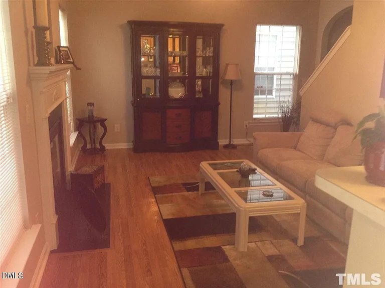 1414 Crimson Creek Dr — Photo 3