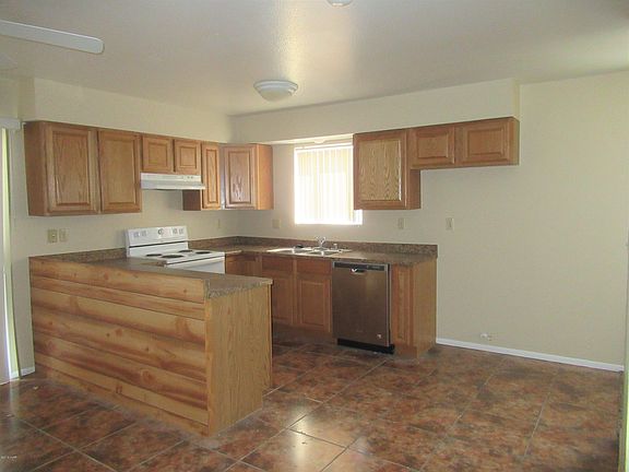5th image of 3125 Applewood Dr #A