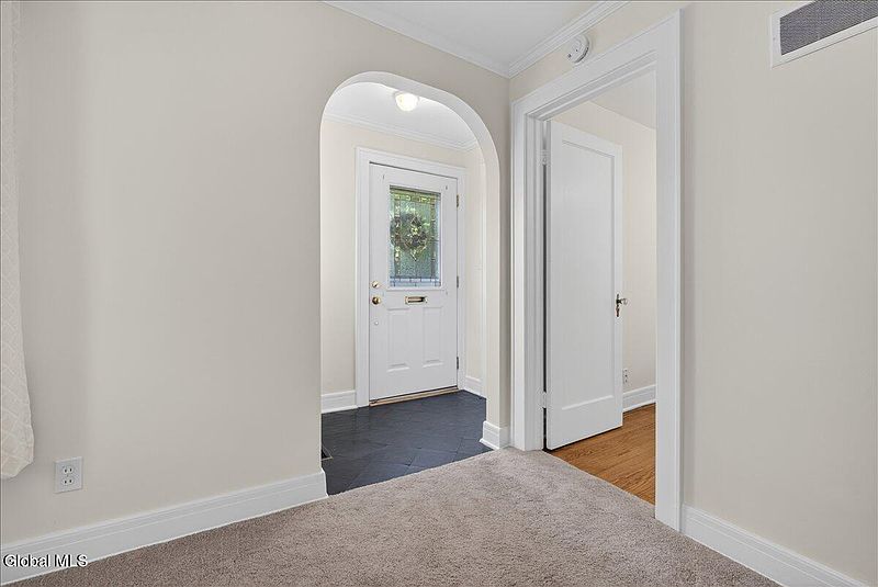 5th image of 36 Pointview Drive