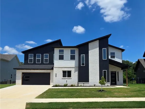 2601 Fairway Cir, Pea Ridge, AR 72751