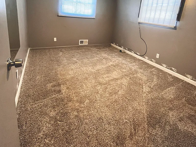 719 W Bundy Ave — Photo 13
