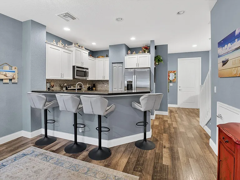 2626 Webb Ave — Photo 8