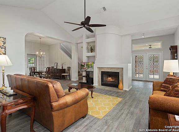 4th image of 3202 Tree Grove Dr