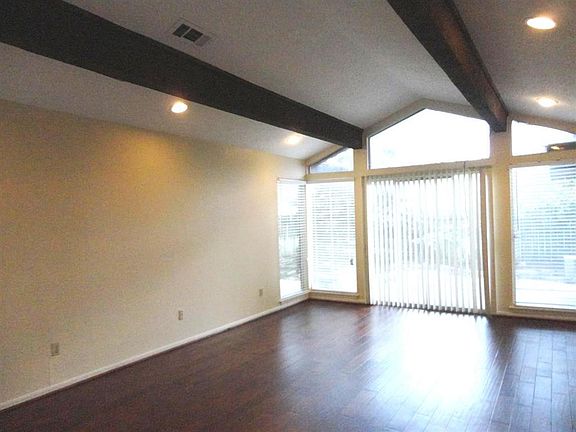 3rd image of 16422 Longvale Dr