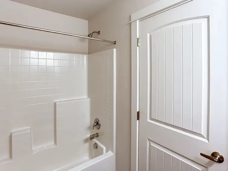 Move in and Save at Creekside Townhomes! — Photo 9