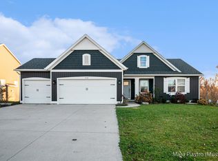 2116 Brindle Dr, Hudsonville, MI 49426