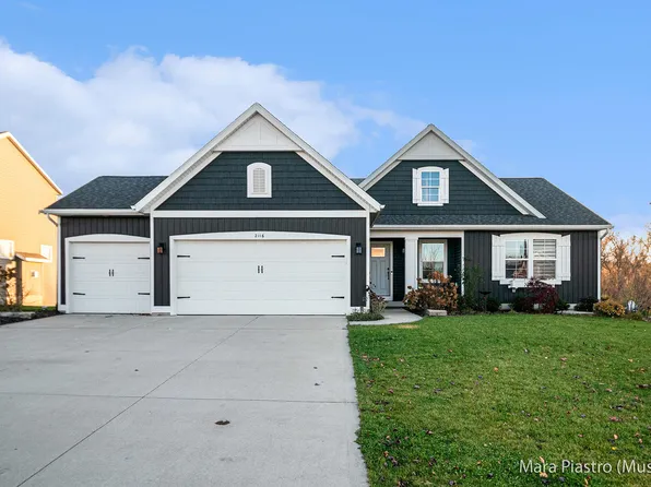2116 Brindle Dr, Hudsonville, MI 49426