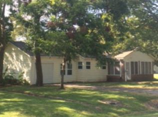 1109 3rd St, Clute, TX 77531