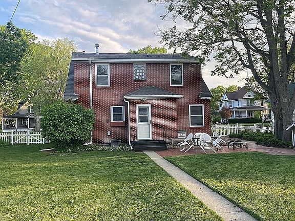 4th image of 511 W Washington St