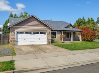 1002 SW Arch Ct, Grants Pass, OR 97527