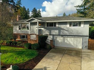 7505 Ridgewood Dr, Gladstone, OR 97027