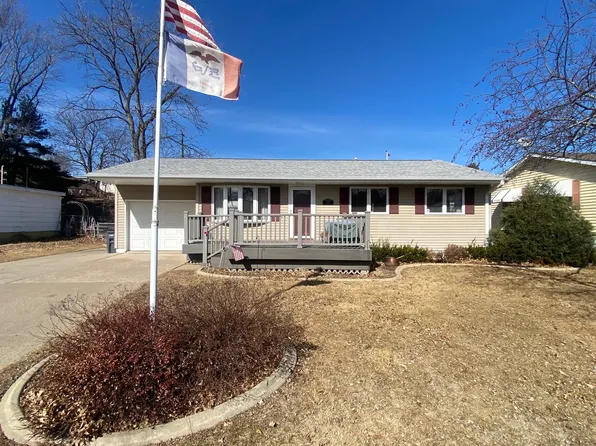 3235 Kaufmann Ave, Dubuque, IA 52001