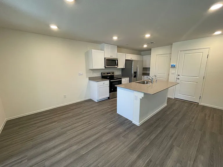 1923 Stanza Vista St — Photo 3