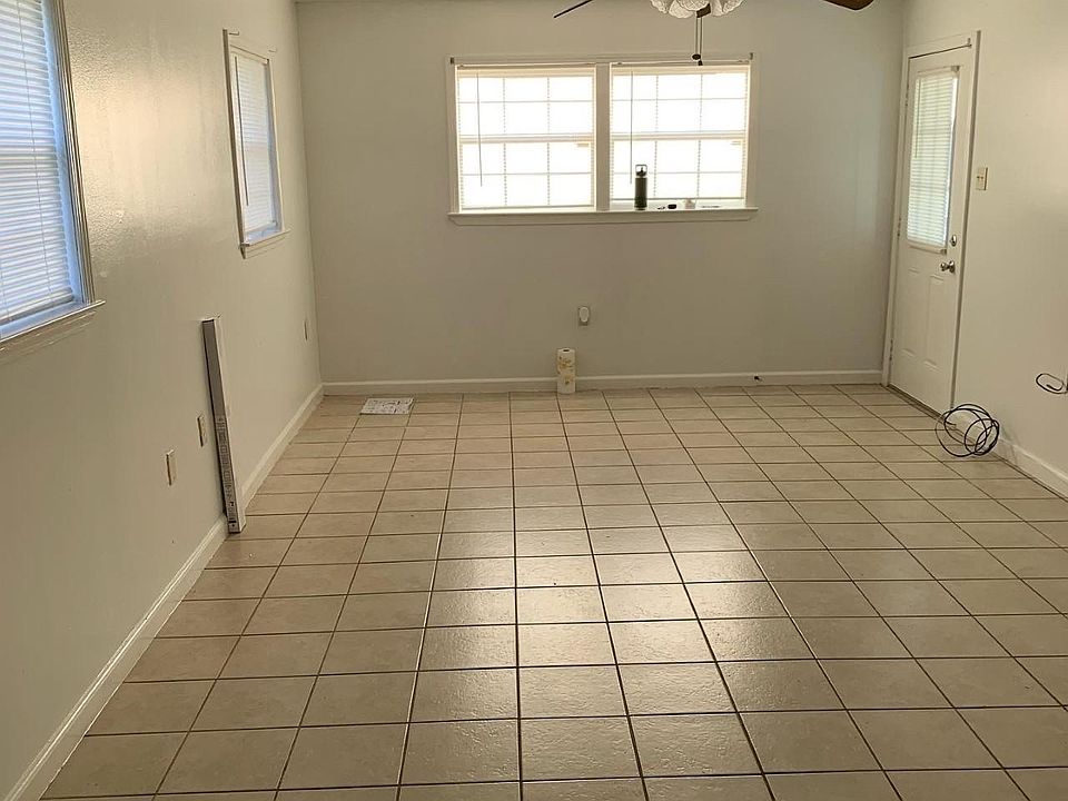 2nd image of 4919 Lancelot Dr