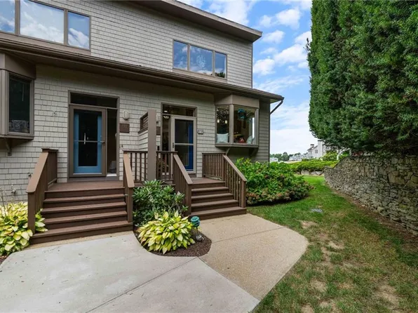 138 Windward Ln, Bristol, RI 02809