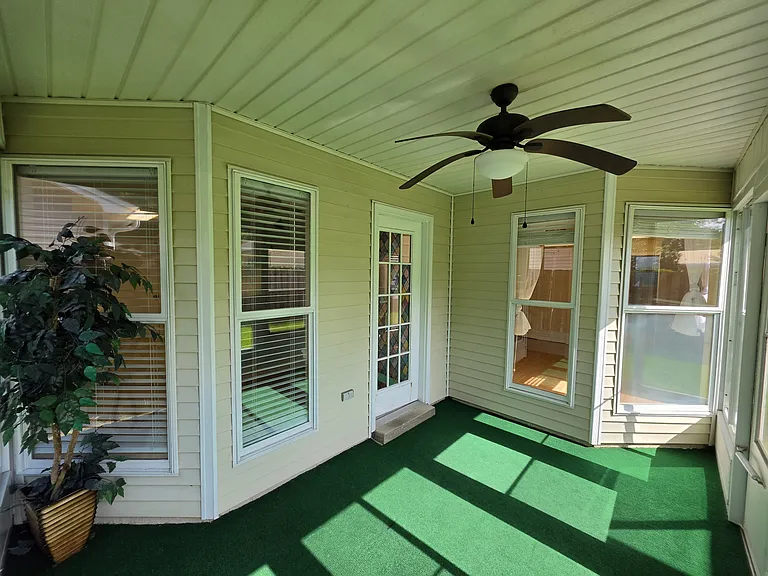 148 Meadowbrook Ct — Photo 12