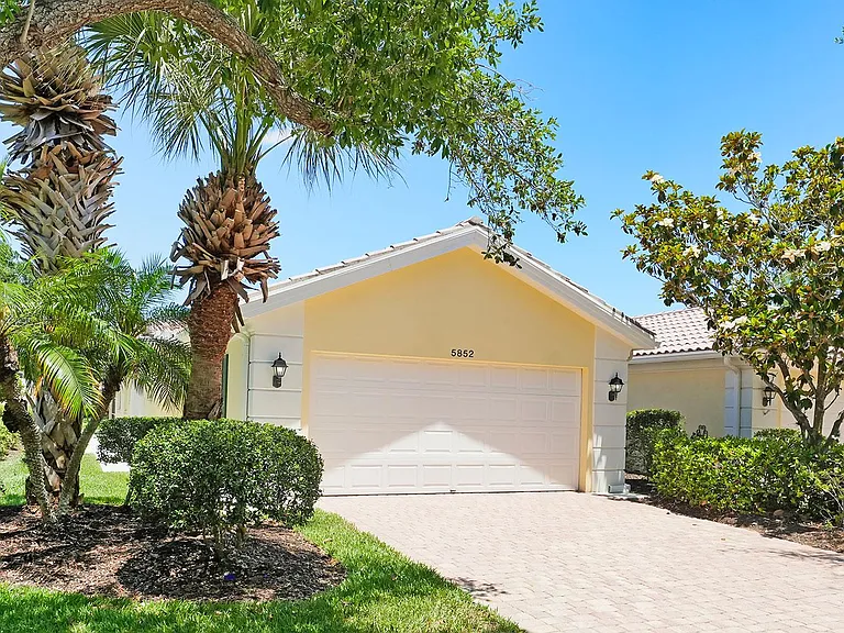 5852 Helicon Pl — Photo 2
