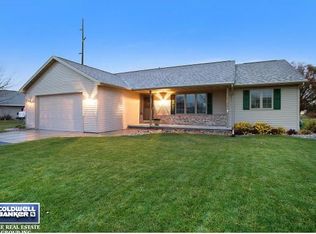 W2318 Briarwood Dr, Appleton, WI 54915