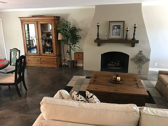 Gas fireplace with character