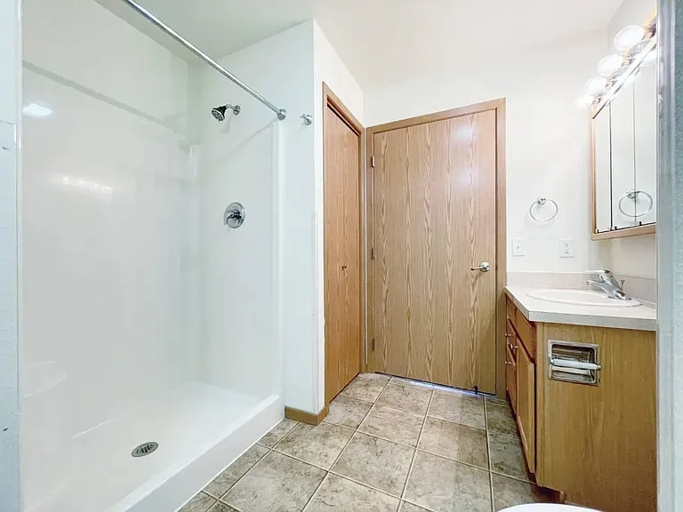 Step into the modern comfort of Southdale Apartments. Enjoy stylish bathrooms featuring spacious layouts and contemporary finishes that elevate your living experience. Don't miss out on your dream home schedule a visit today!