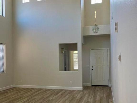 3rd image of 722 E Saddle Way