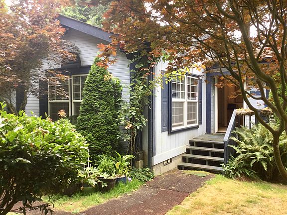 2nd image of 12155 NE Coos St