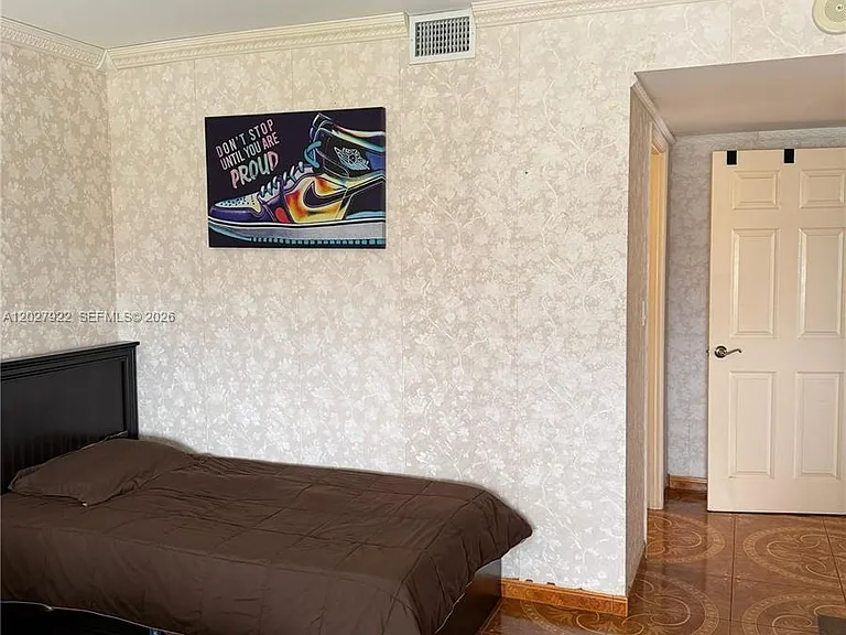 2500 Parkview Dr #1712 — Photo 9