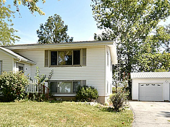 1665 Country Rd #300E, Bethany, IL 61914