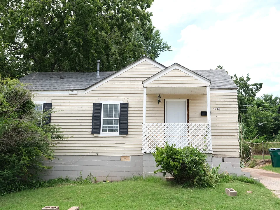 1249 Bellevidere Dr