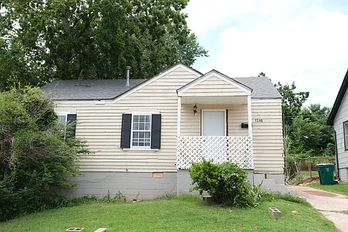 1249 Bellevidere Dr Photo 1