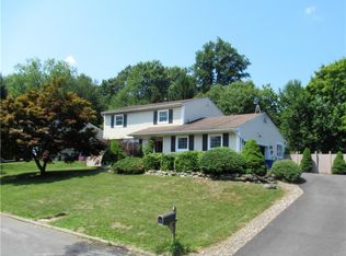 321 Burroughs Ln, New Windsor, NY 12553