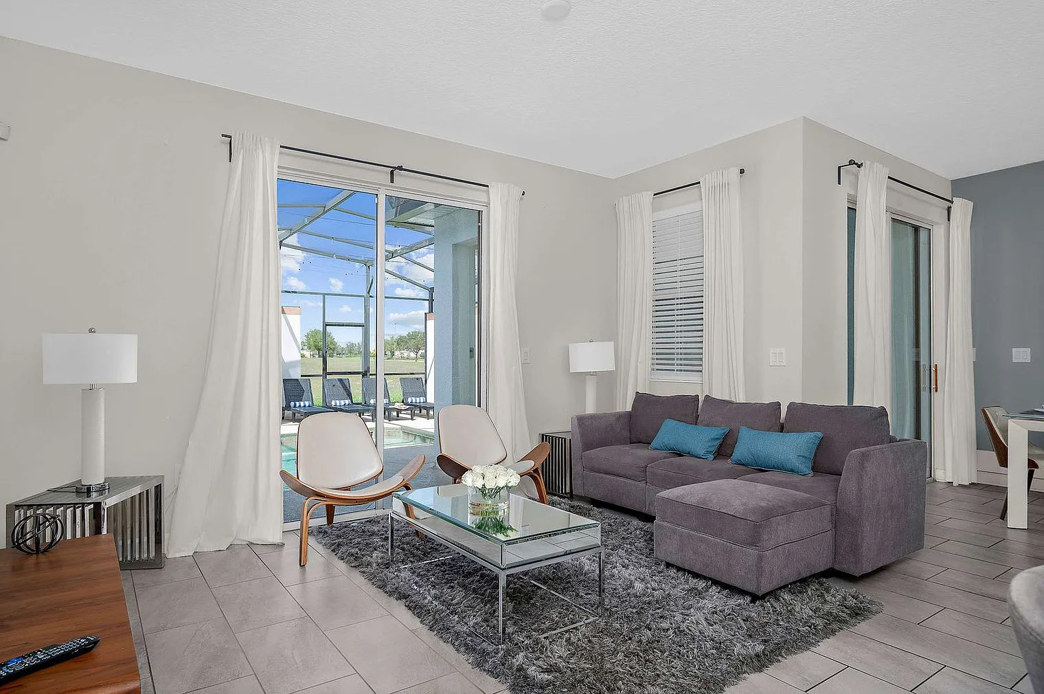 4 bed, 3.0 bath, 1894 sqft, $4,707 — Photo 3