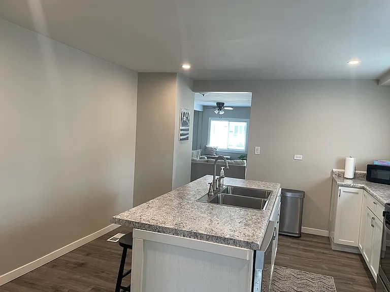 1034 Liberty St — Photo 10