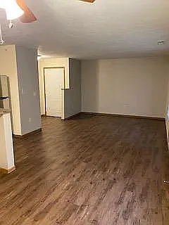 Elm Point Apartments — Photo 7