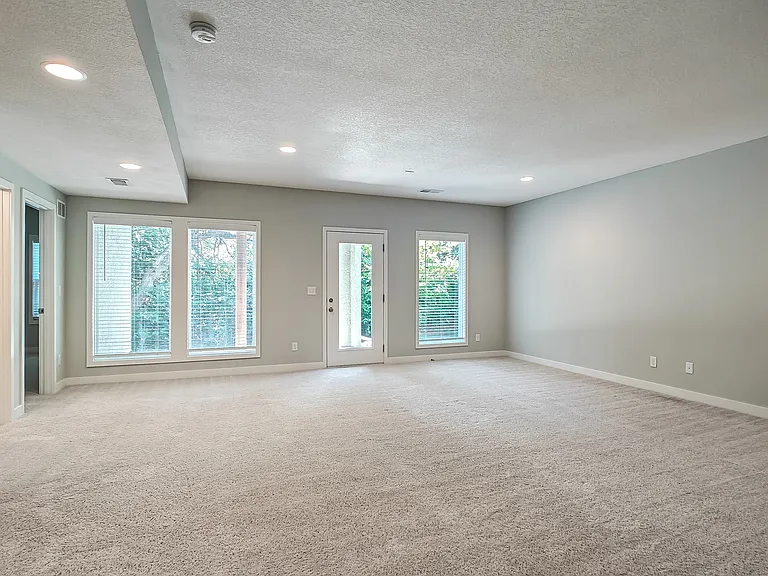 22231 W 121st St — Photo 34