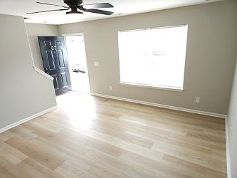 4th image of 705 Crestland Ave #B7