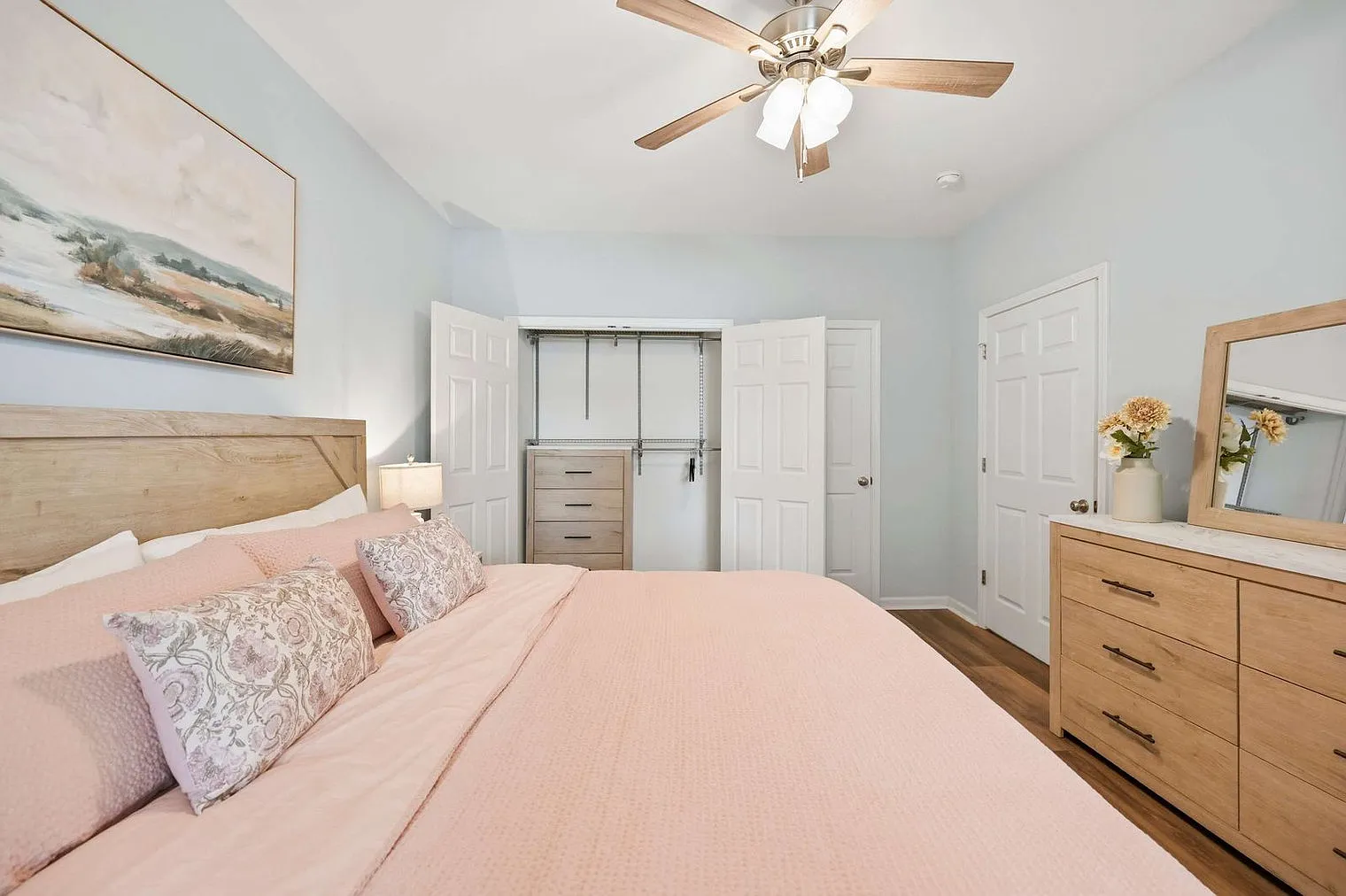 4 bed, 3.0 bath, $4,314 — Photo 2