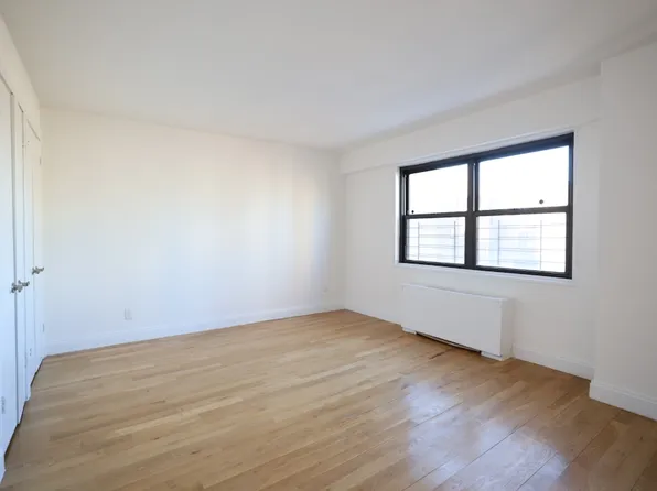 305 East 86th Street image 4 of 20