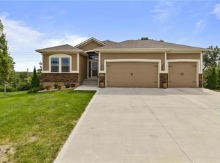 1020 SE Scarlet Ct, Blue Springs, MO 64014