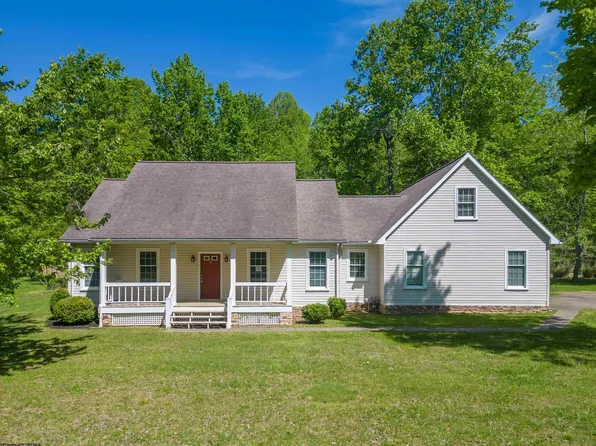 579 Black Cherry Dr, Fairmont, WV 26554