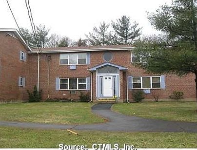 2nd image of 9 Mountain Laurel Dr