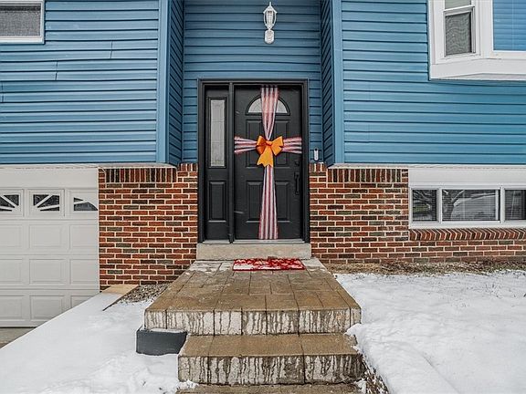 3rd image of 4024 Greenridge Dr