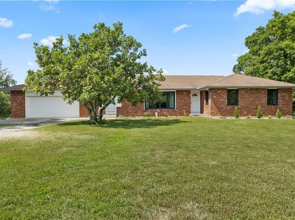22816 W 223rd St, Spring Hill, KS 66083